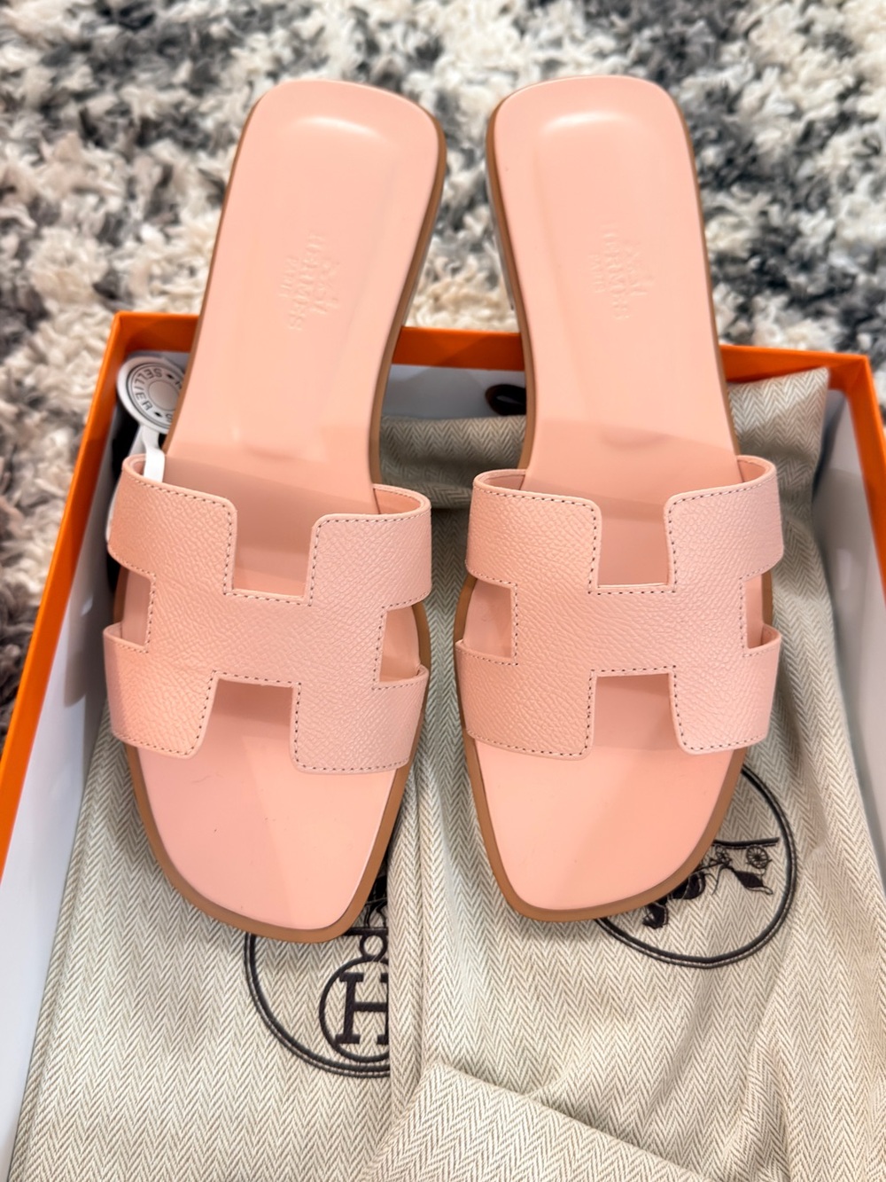 BNIB HERMES ORAN PINK